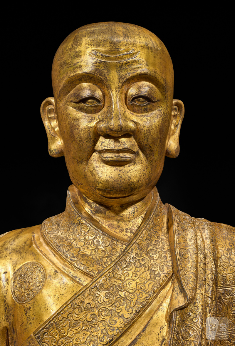 STATUE MONUMENTALE IMPÉRIALE D'UN MAÎTRE DE LA LIGNÉE DES KARMAPA EN BRONZE DORÉ  CHINE, DYNASTIE MING, XVE SIÈCLE - 图10